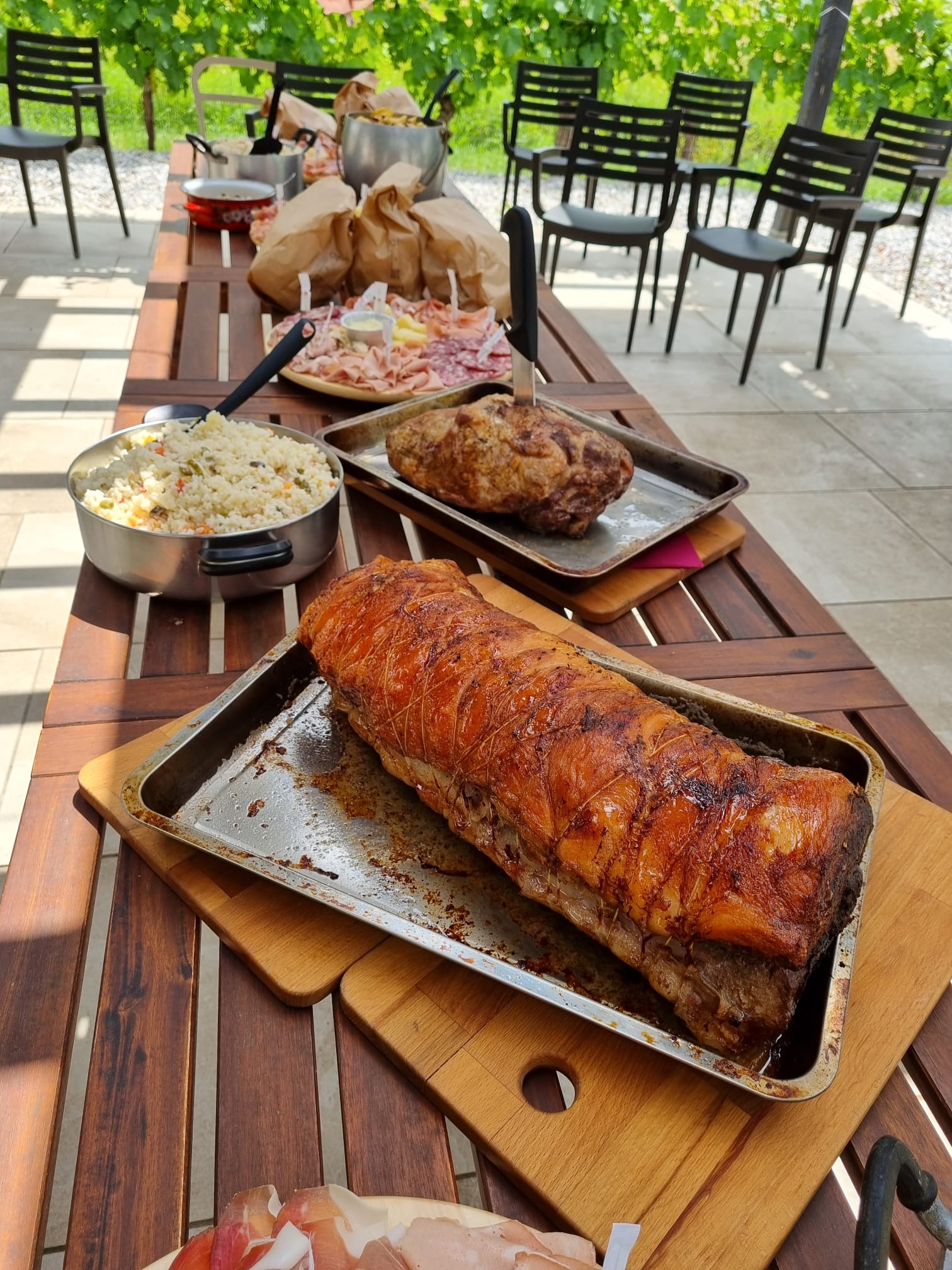 Buffet e tavola conviviale dell'Agriturismo Porchis